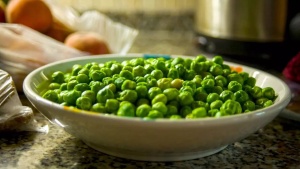 The hidden risks of eating green peas daily: What you need to know